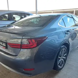 Lexus ES series, 2017