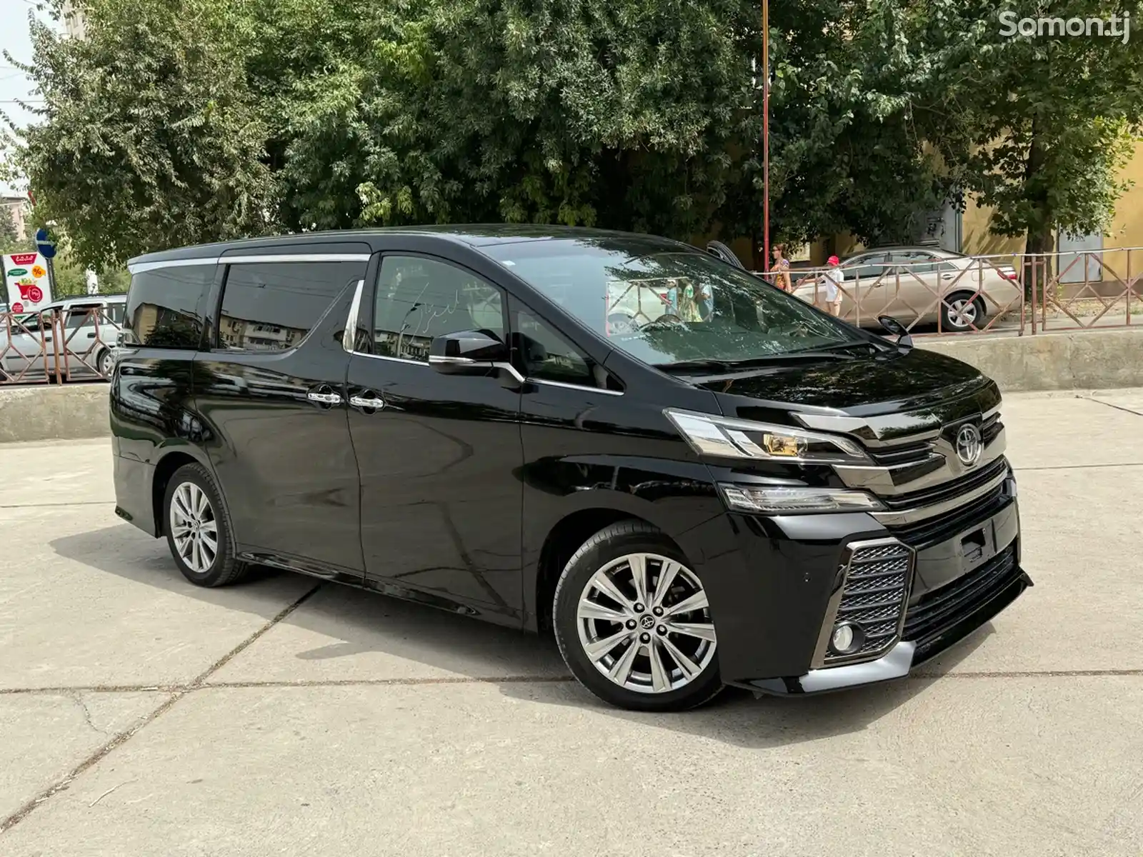 Toyota Vellfire, 2016-1