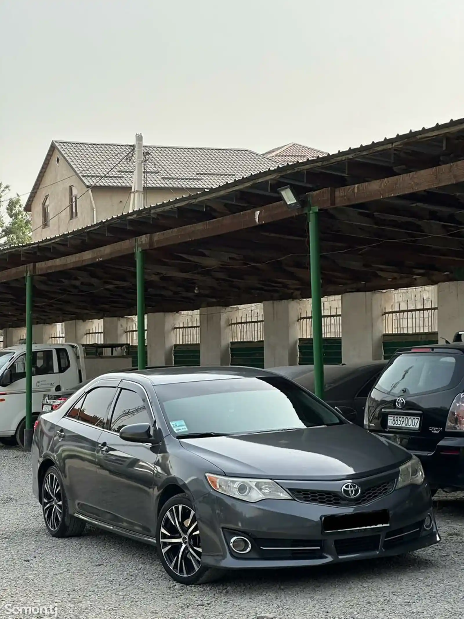 Toyota Camry, 2012-1