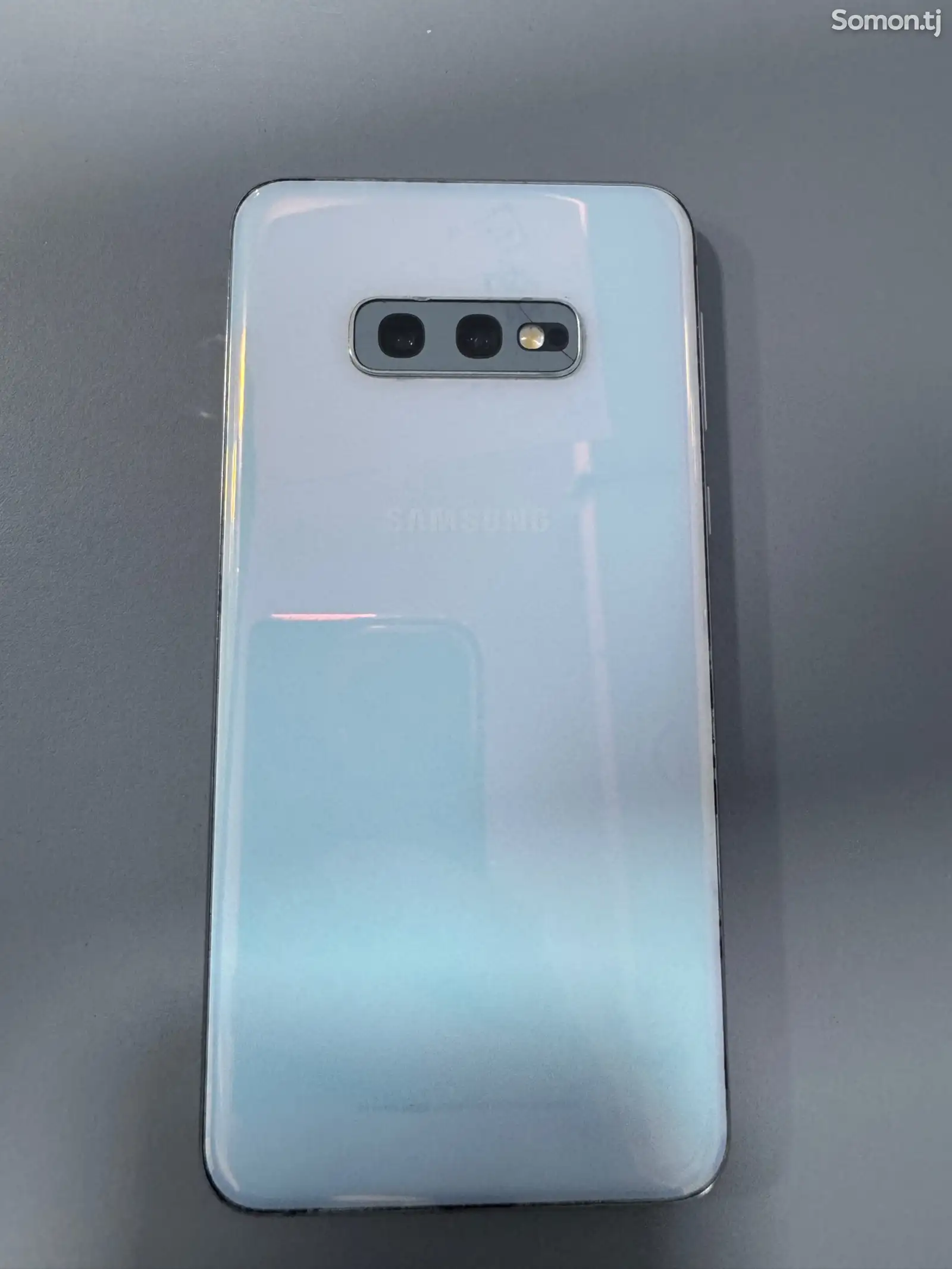 Samsung Galaxy S10e-2