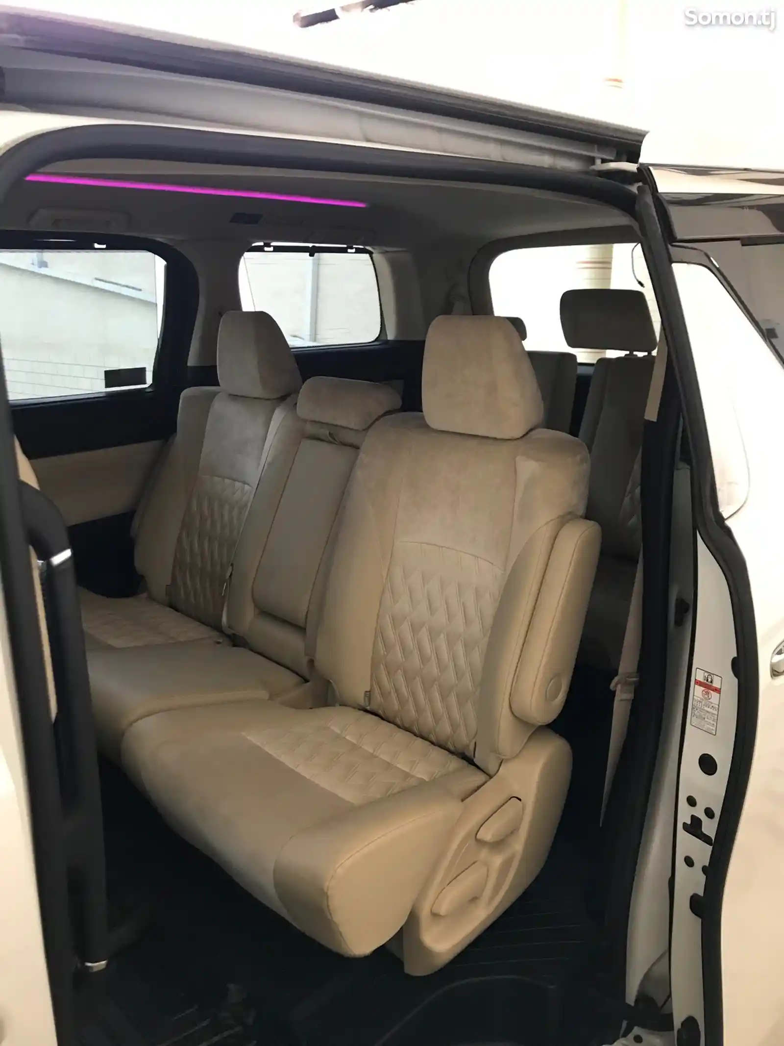 Toyota Vellfire, 2015-6