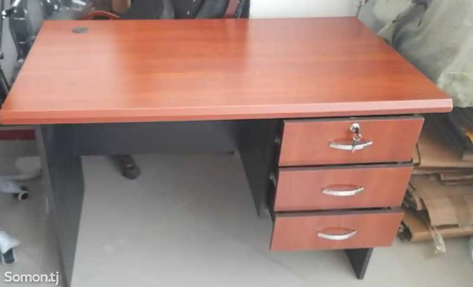 Офисный стол на заказ ISC 0031