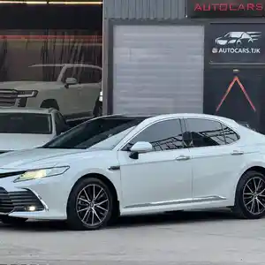 Toyota Camry, 2020