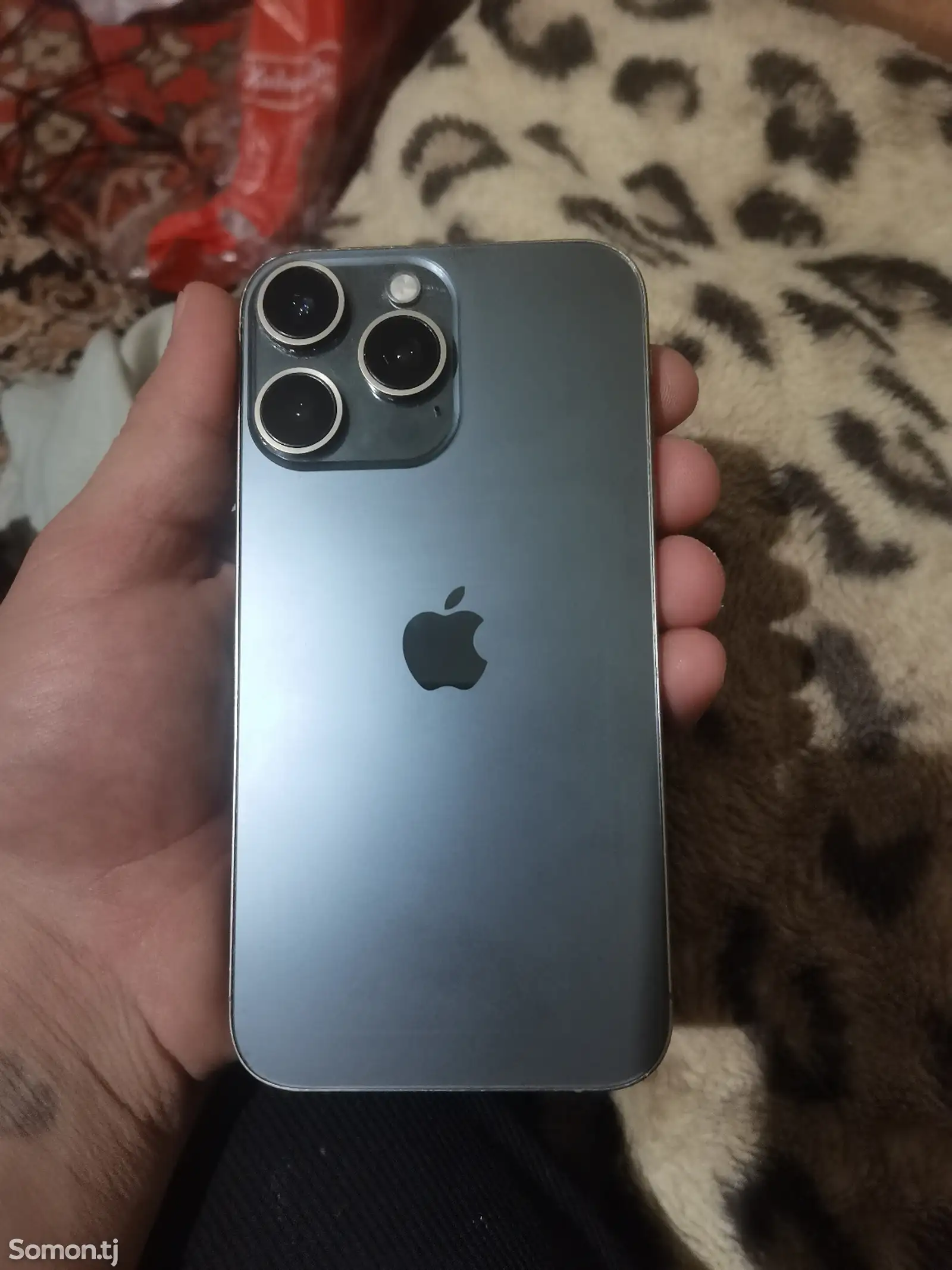 Apple iPhone 13 Pro-1