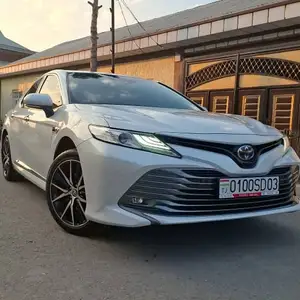 Toyota Camry, 2018