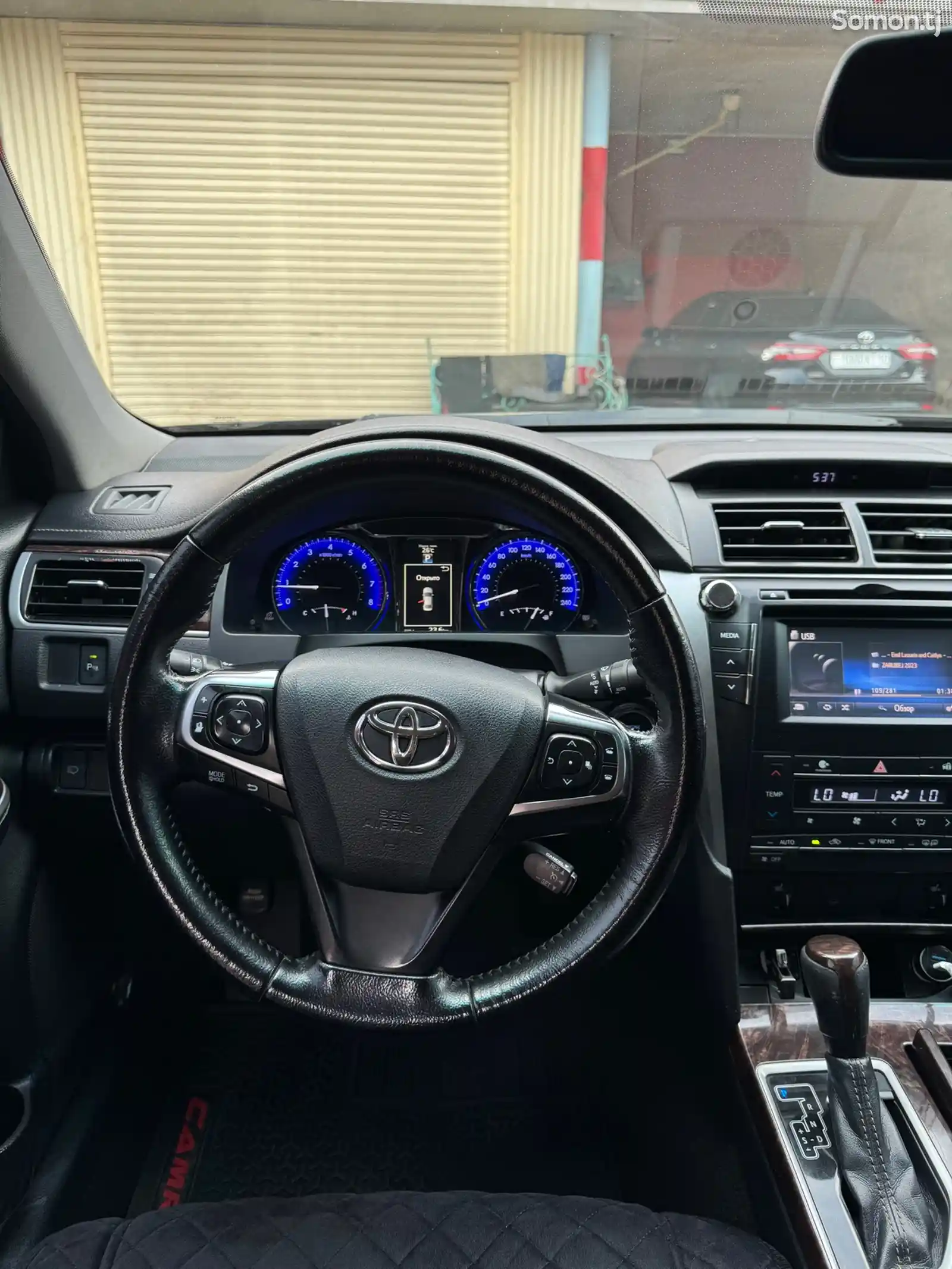 Toyota Camry, 2016-10