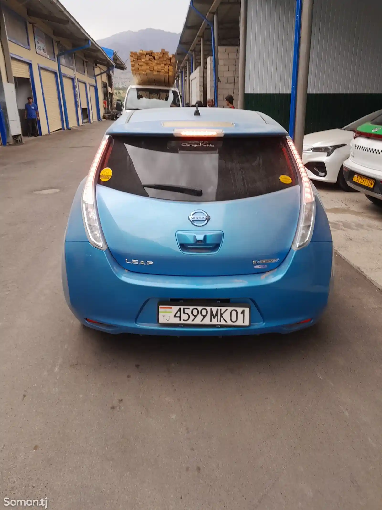 Nissan Leaf, 2011-2