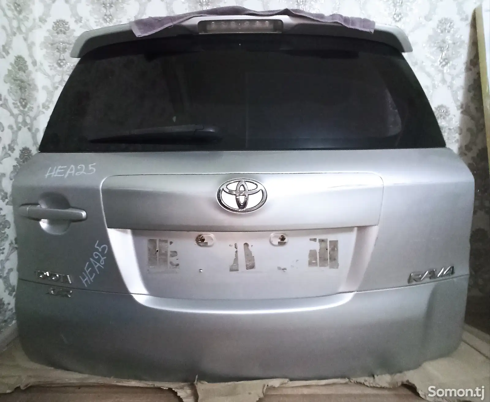 Дверь багажника Toyota RAV4-1