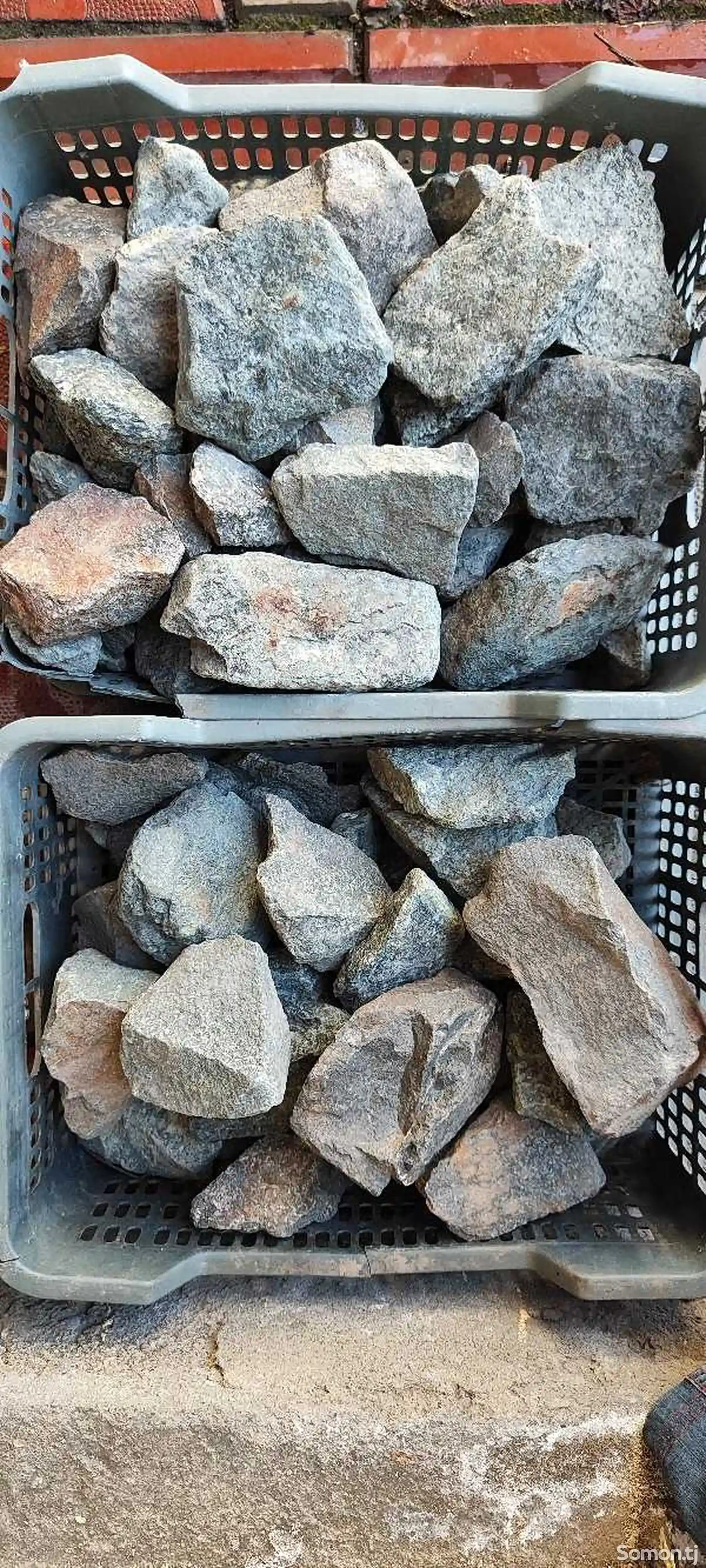 Вулканический камень-2