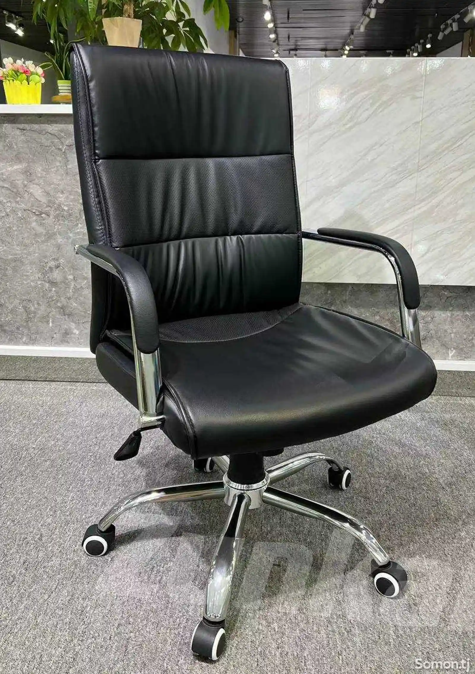 Офисное кресло C107