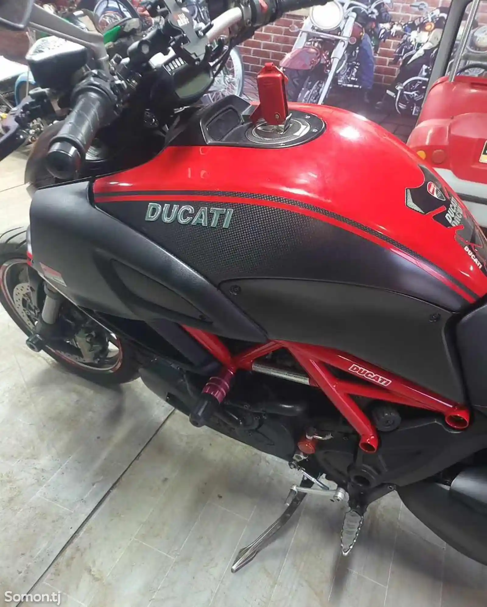 Мотоцикл Ducati Diavel 1198rr ABS-6