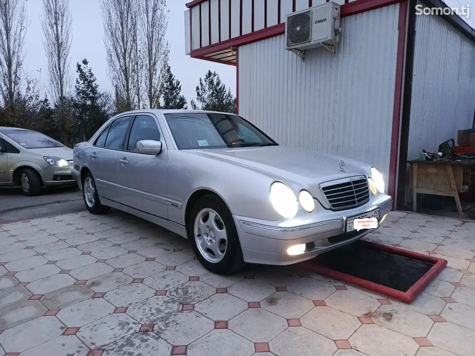 Mercedes-Benz E class, 2000-1