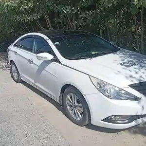 Hyundai Sonata, 2011