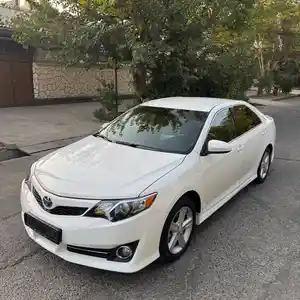 Toyota Camry, 2012