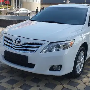 Toyota Camry, 2010