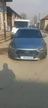 Hyundai Elantra, 2017-5