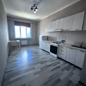 2-комн. квартира, 18 этаж, 80м², Молодёжный театр