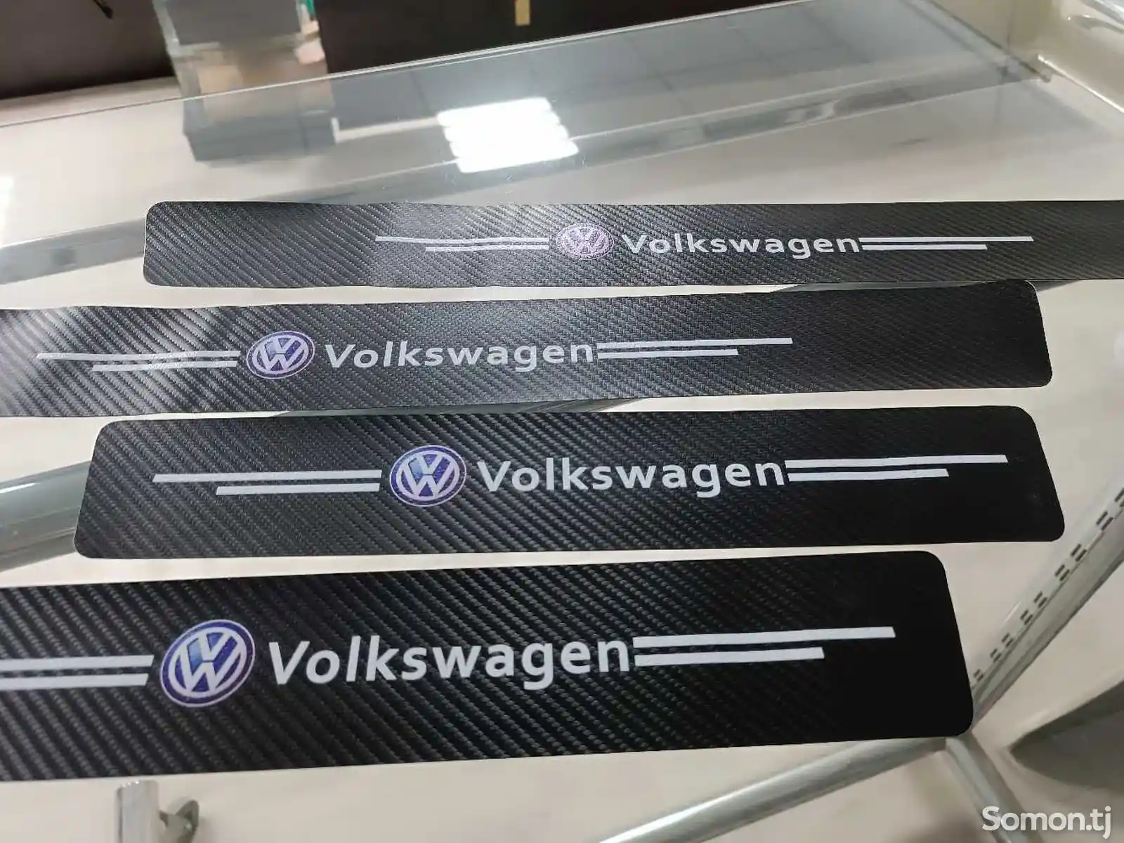 Защитные наклейки на пороги Volkswagen-3
