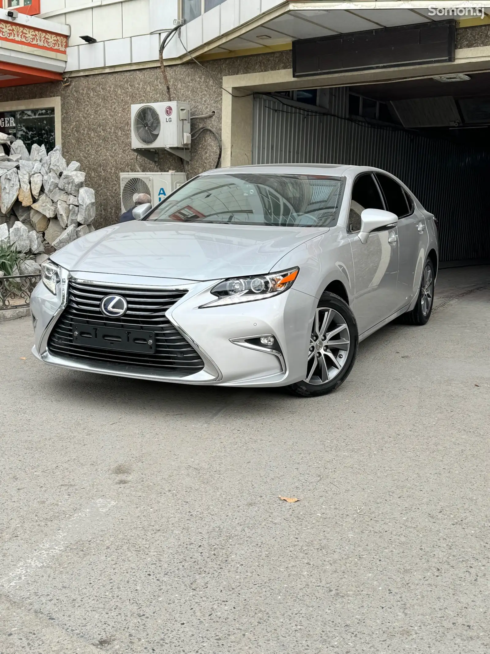 Lexus ES series, 2016-1