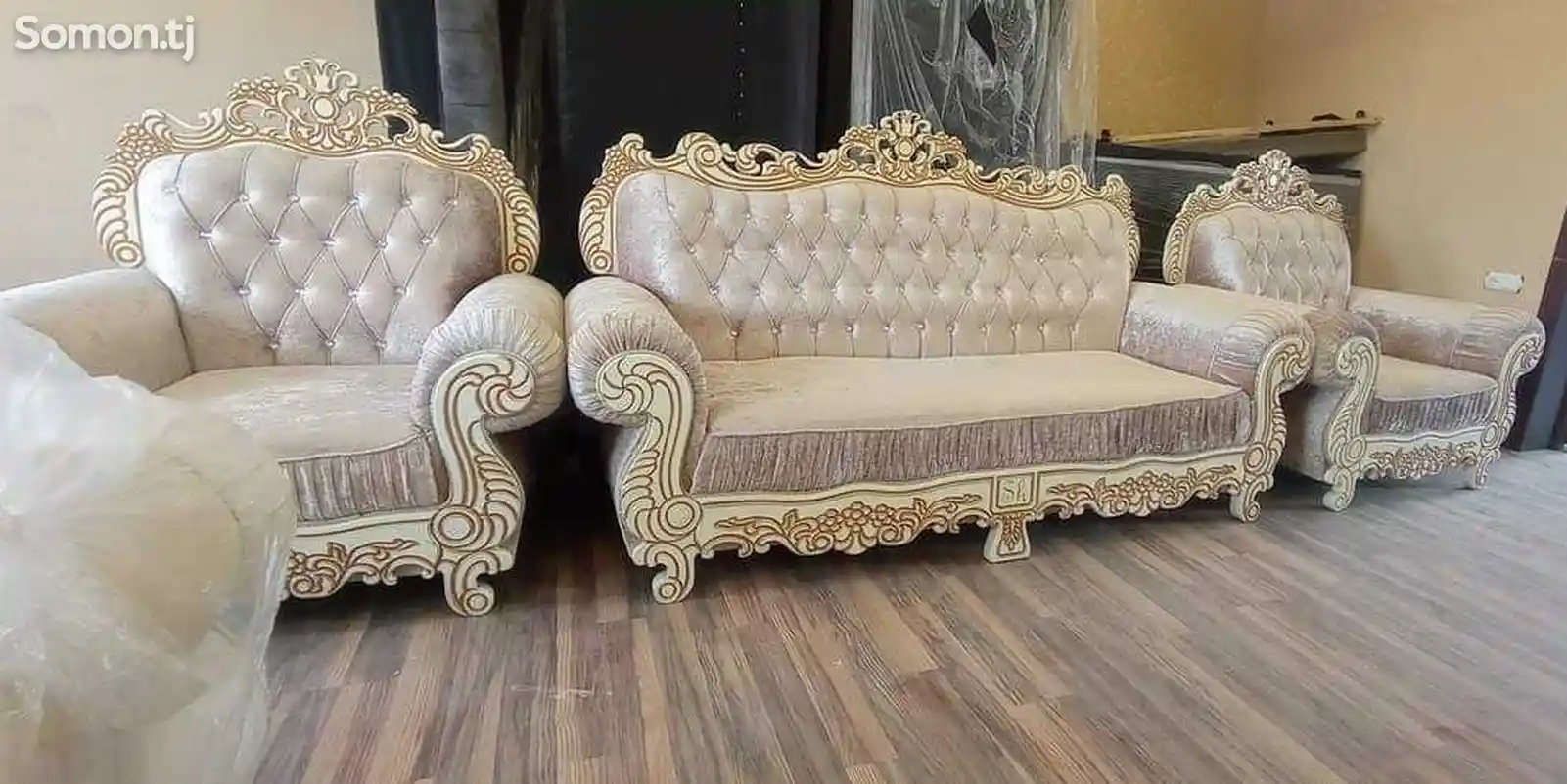 Королевский диван-1