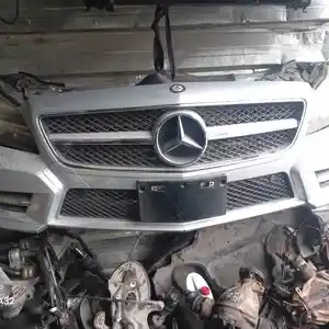 Передний бампер от Mercedes-Benz CLS