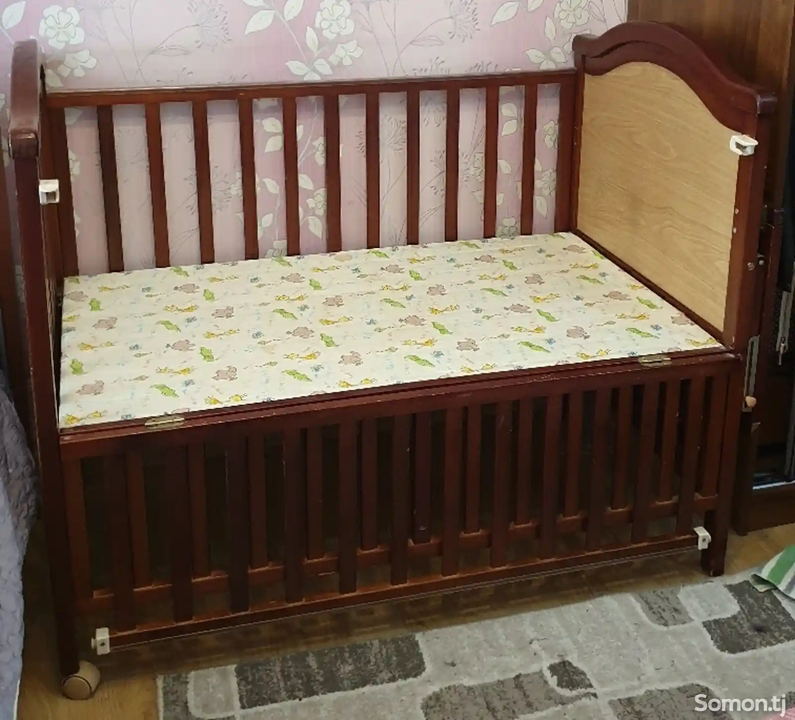 Детская кроватка с матрасом-2
