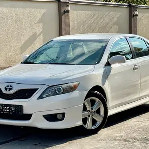 Toyota Camry, 2010