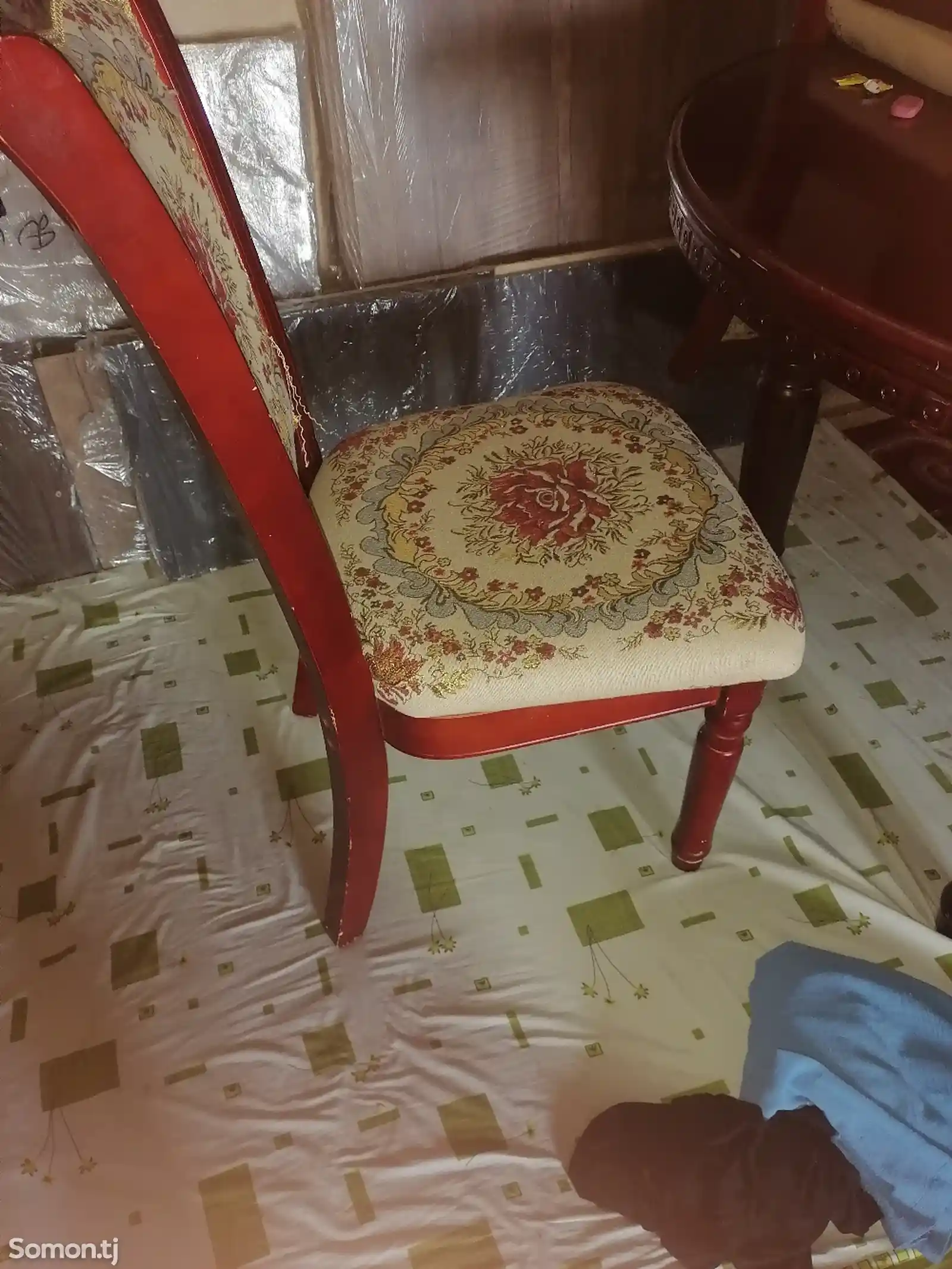 Стол и стулья-5