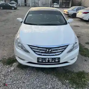 Hyundai Sonata, 2010