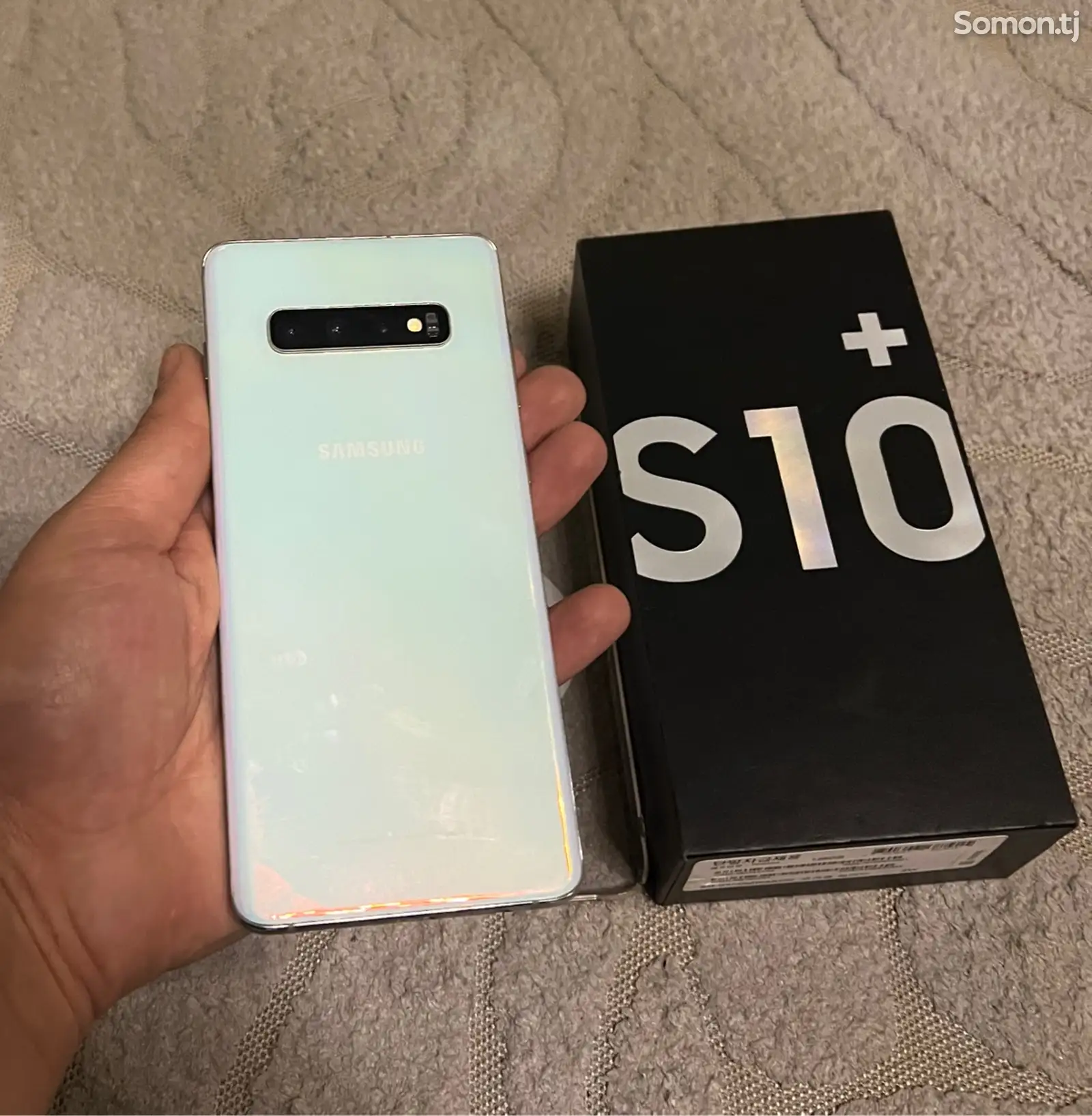 Samsung Galaxy S10 plus-1