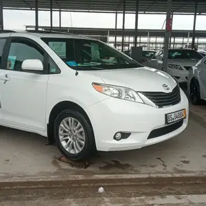 Toyota Sienna, 2015