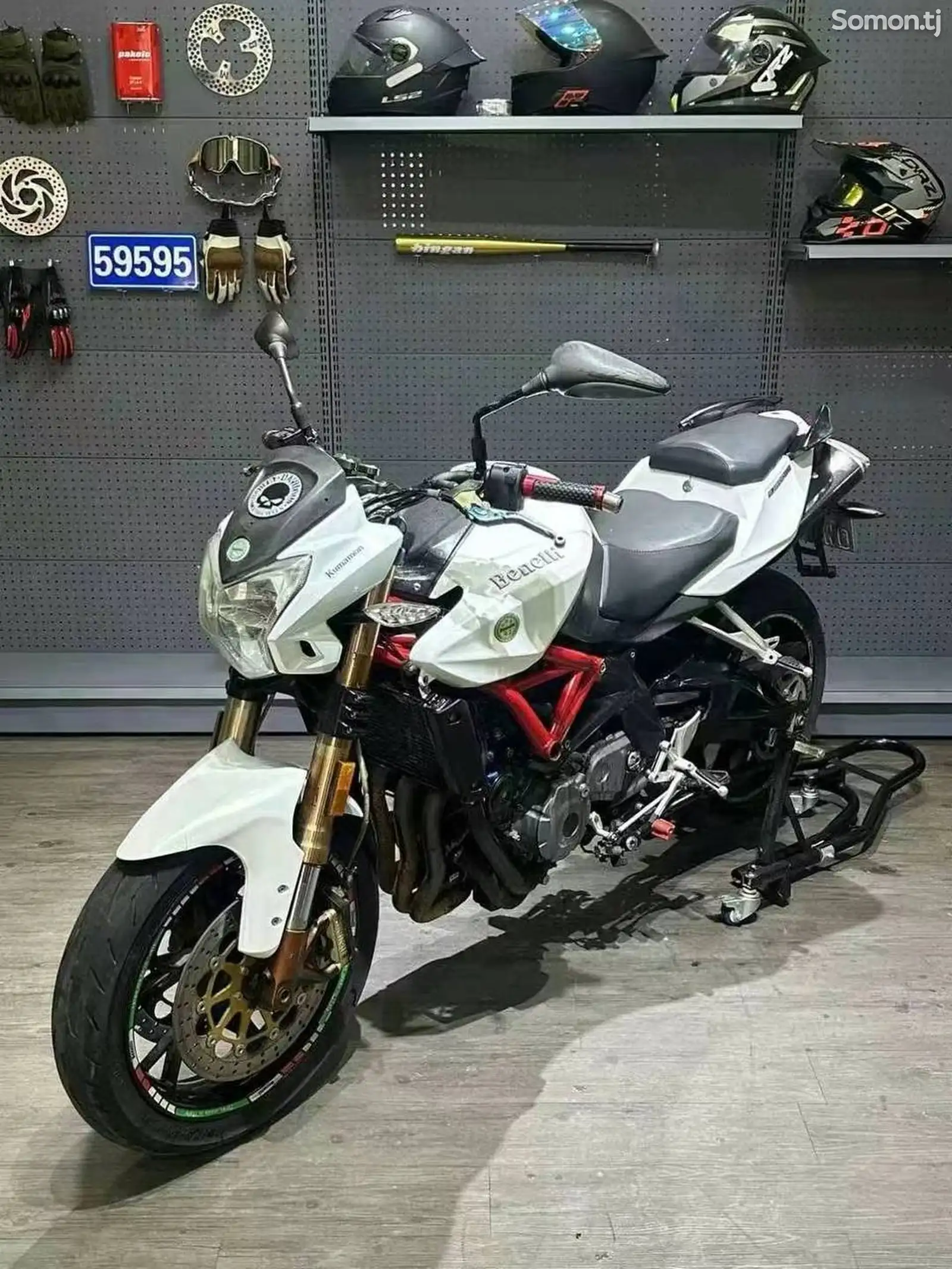 Мотоцикл Benelli 600rr-1