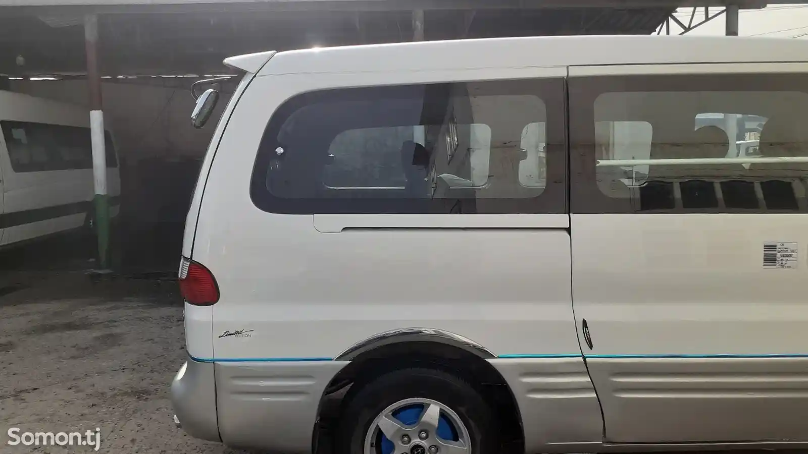 Микроавтобус Hyundai Starex-2