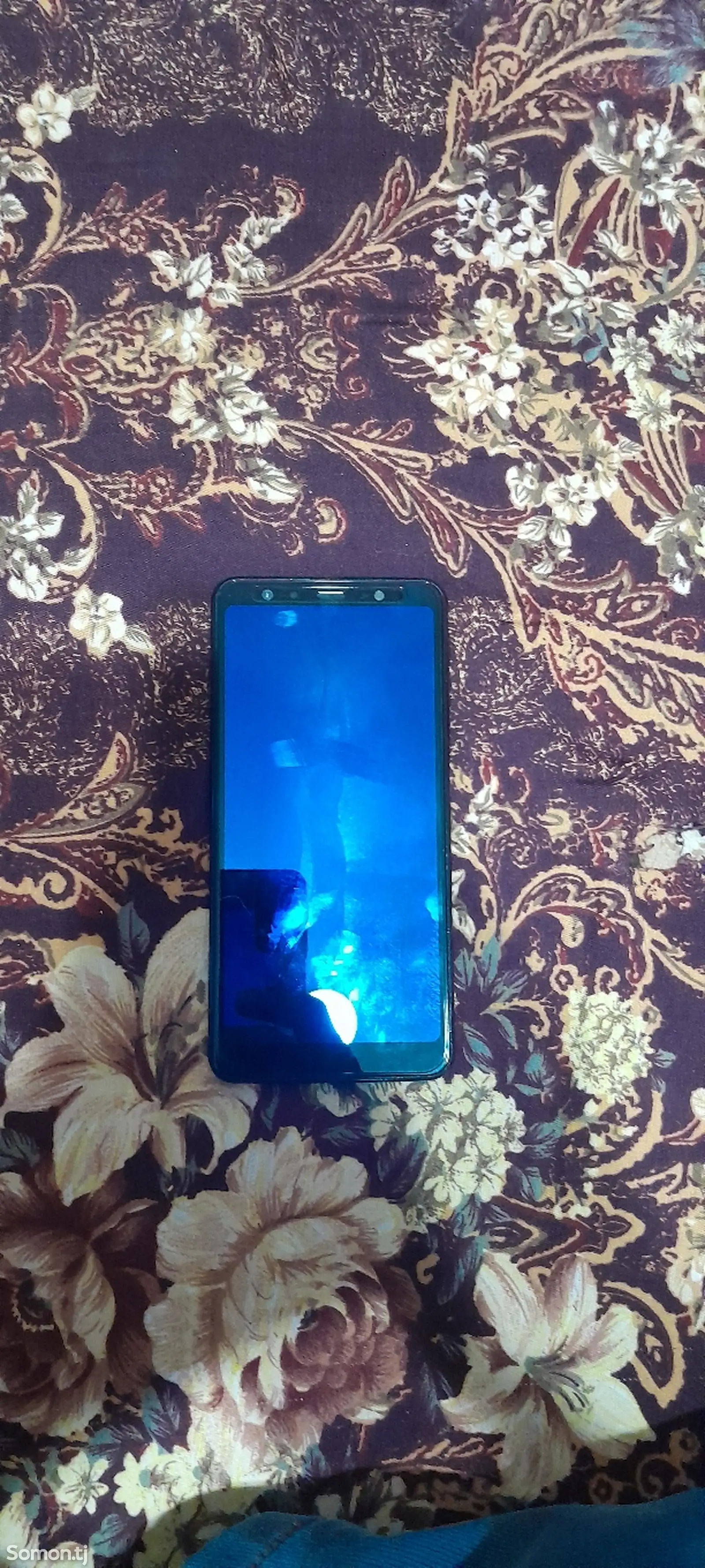 Samsung Galaxy A7 2018-1