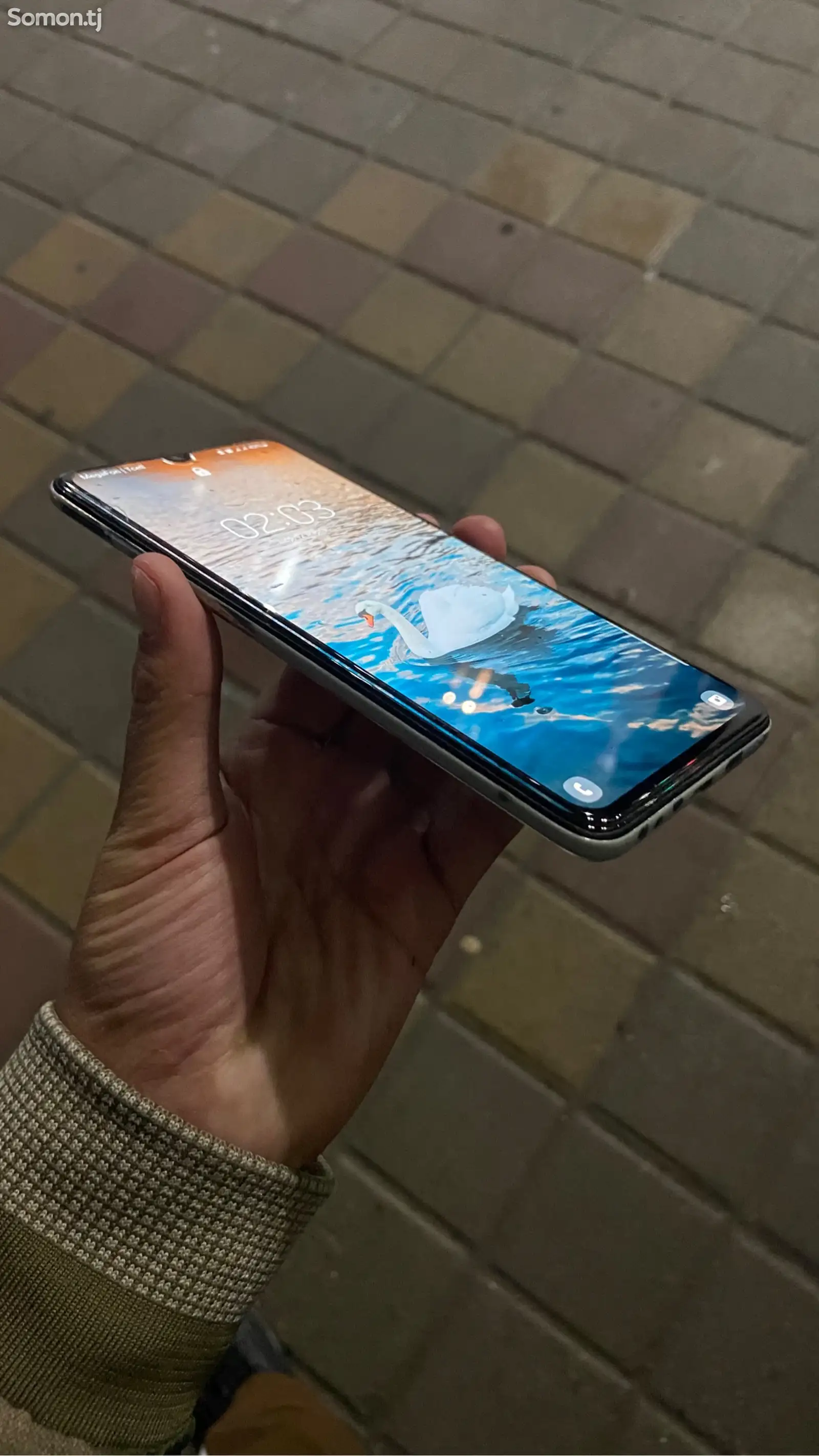 Samsung Galaxy A70-1