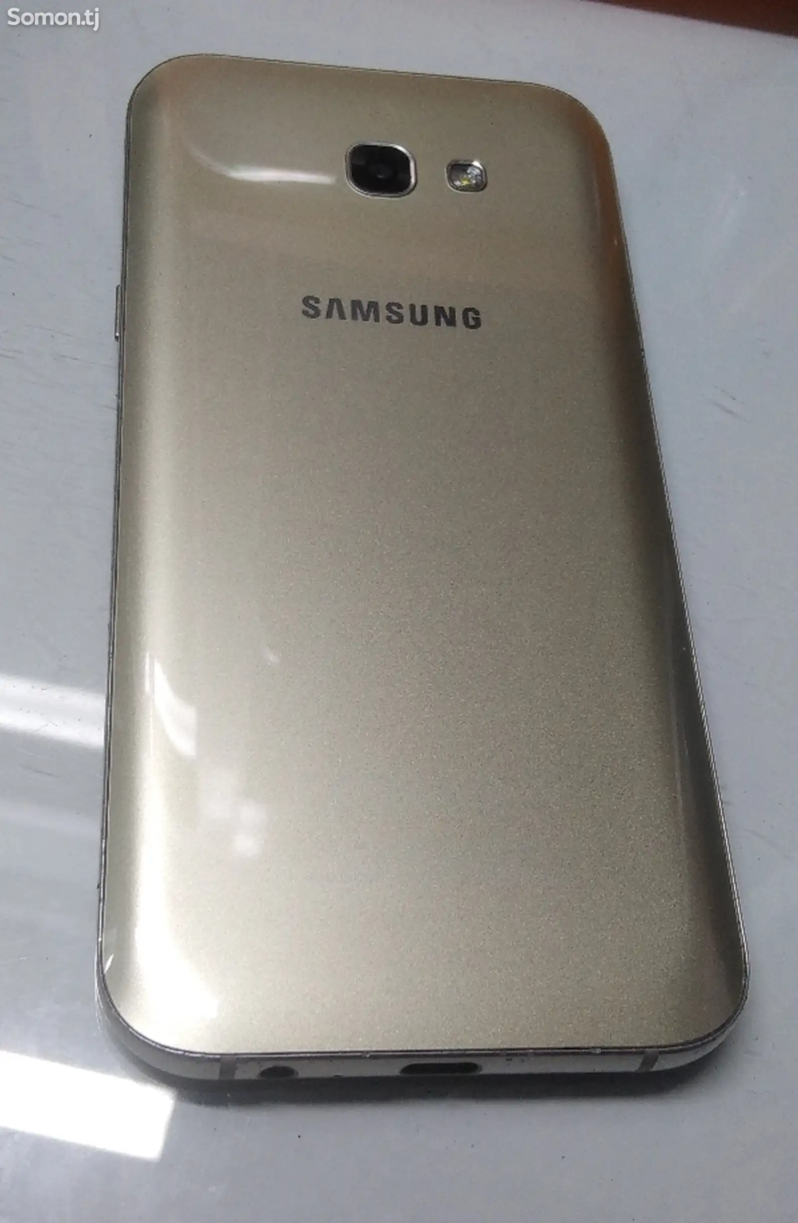 Samsung Galaxy A7 2017-3