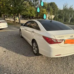 Hyundai Sonata, 2011