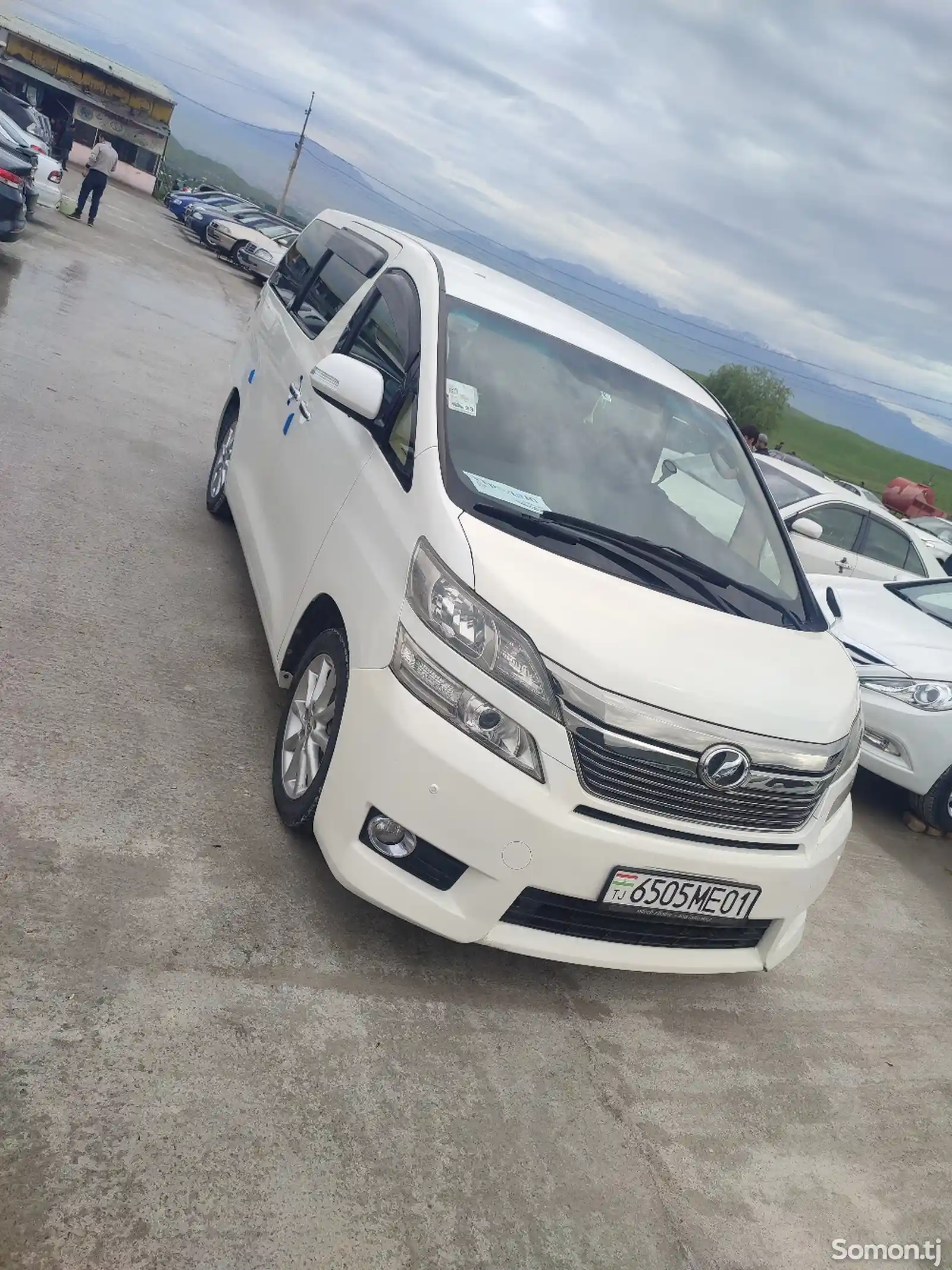 Toyota Vellfire, 2012-1