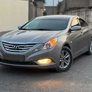 Hyundai Sonata, 2011