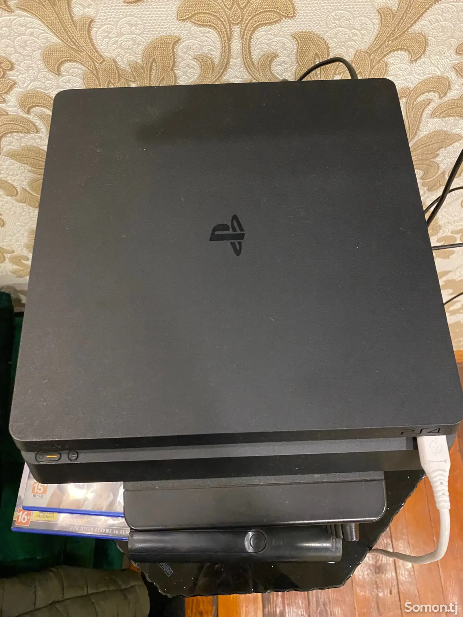 Игровая приставка Sony PlayStation 4 500-Gb-1