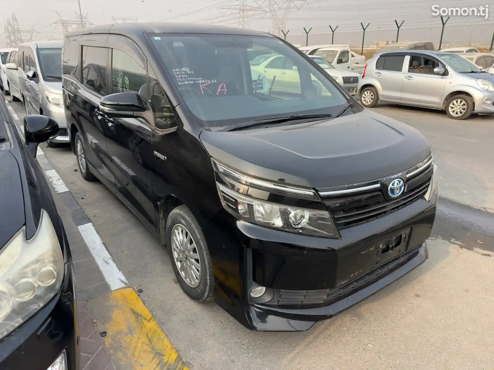 Toyota Voxy, 2014 на заказ-3