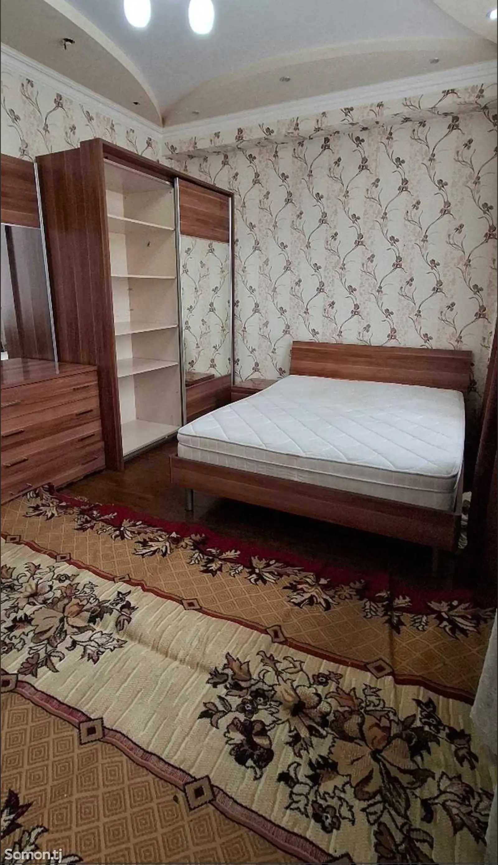 3-комн. квартира, 4 этаж, 90м², 102мкр, Главный роддом-1