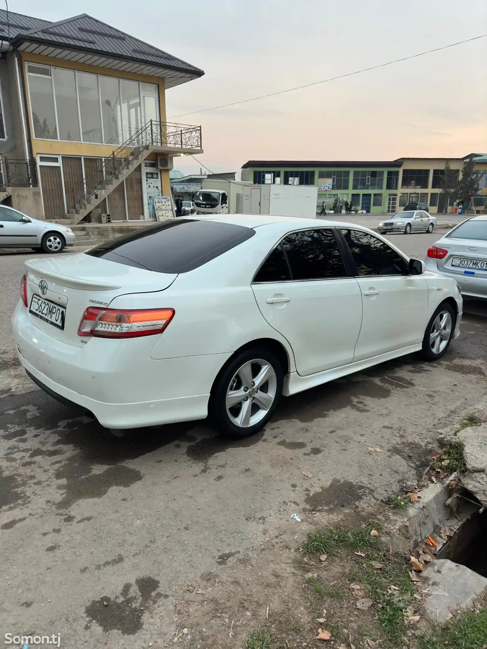 Toyota Camry, 2011-1