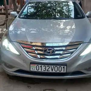 Hyundai Sonata, 2011