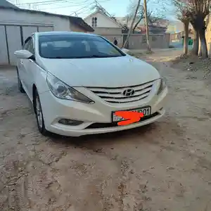 Hyundai Sonata, 2011