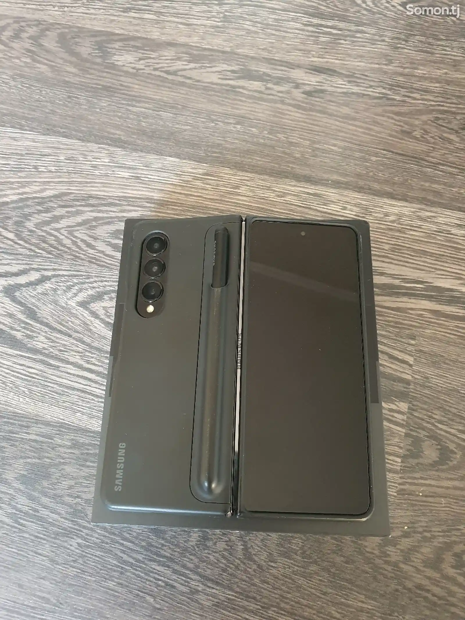 Samsung Galaxy Z Fold 4-3