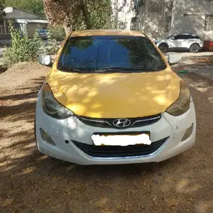 Hyundai Elantra, 2012