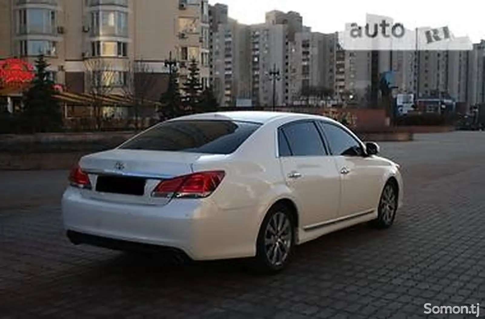 Toyota Avalon, 2011