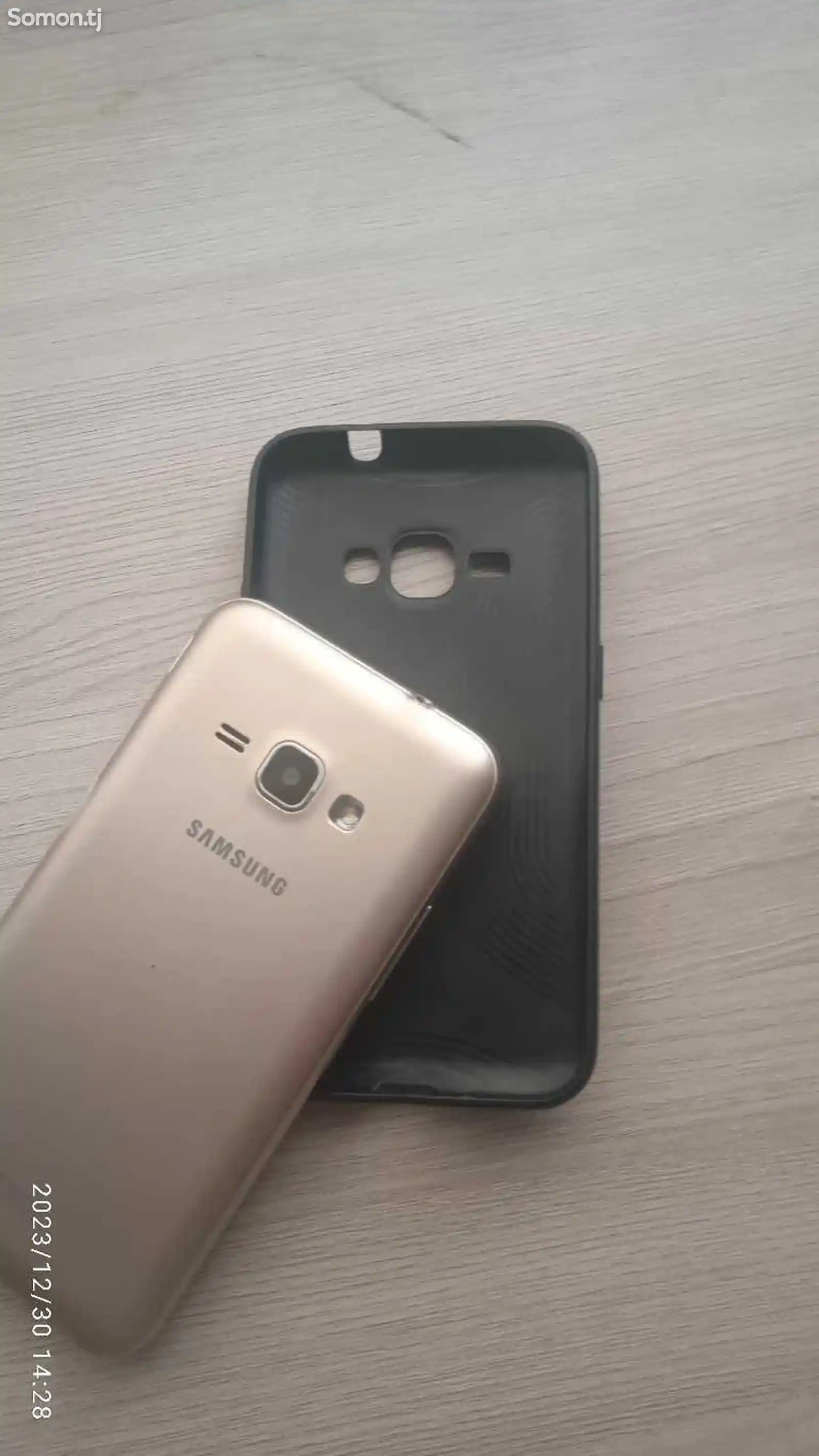 Samsung Galaxy J1, 2016-1