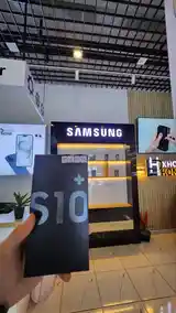 Samsung Galaxy S10 plus-2